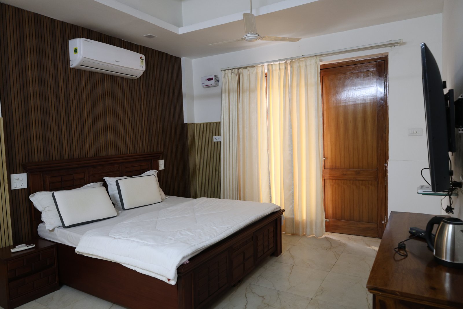 VIP Room 210